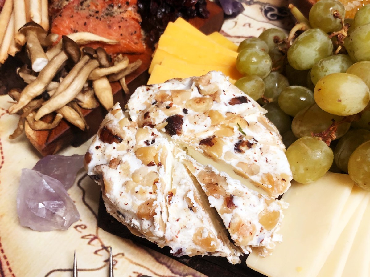 Goatsmilk Cheese with&nbsp;Hazelnuts